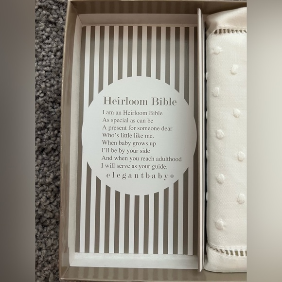Elegant Baby Heirloom Bible in gift box - Picture 7 of 12